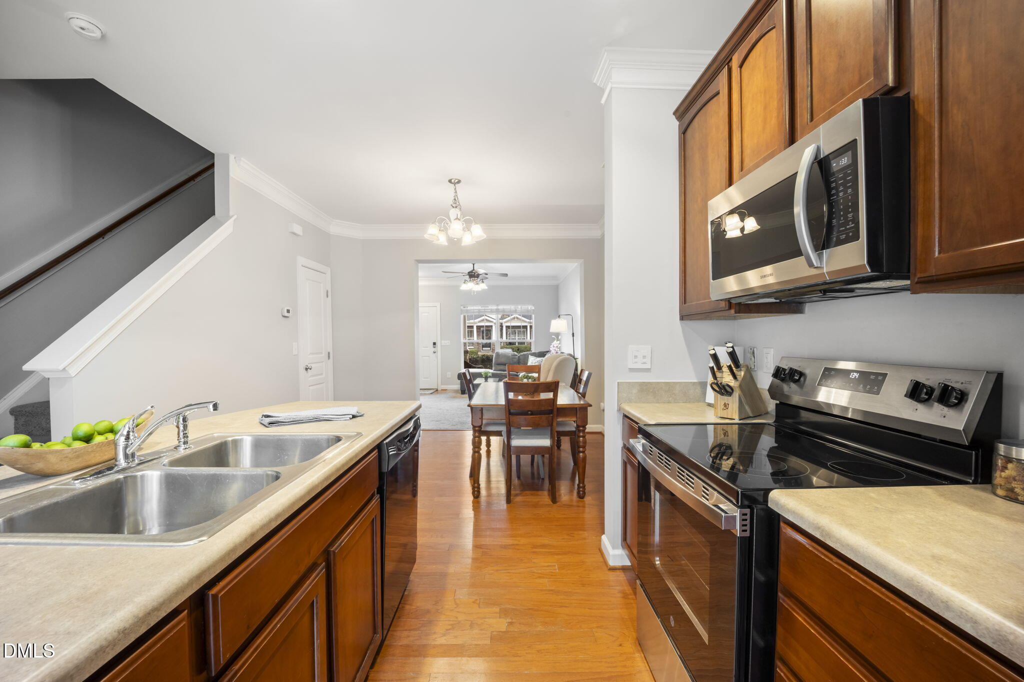 8823 Orchard Grove Way Raleigh, NC 27612 - Photo 11 of 35 12-web-or-mls-484A3971