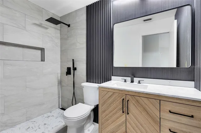 $160,000 | 6178 Westgate Drive, Unit 304, Orlando, FL 32835