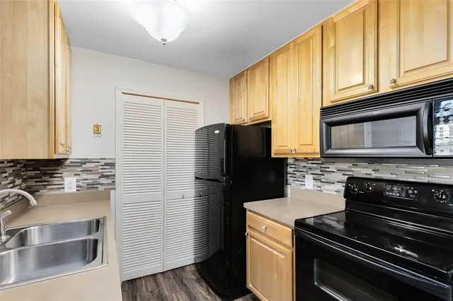 $160,000 | 6178 Westgate Drive, Unit 304, Orlando, FL 32835