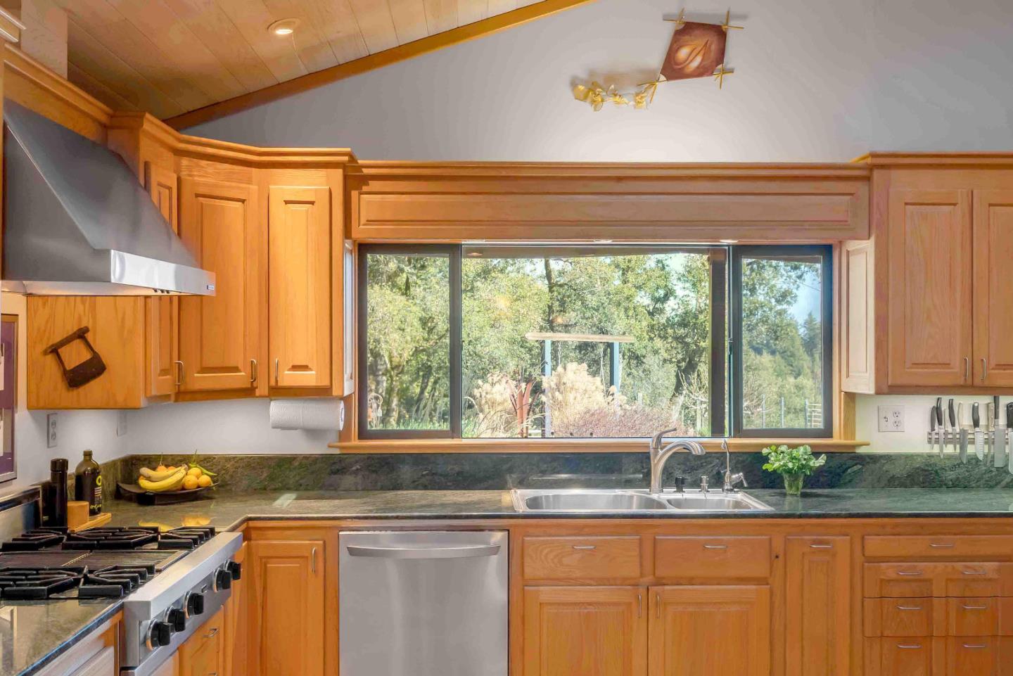 280 Oak Ridge Road Los Gatos, CA 95033 - Photo 16 of 42 Gallery Image 16