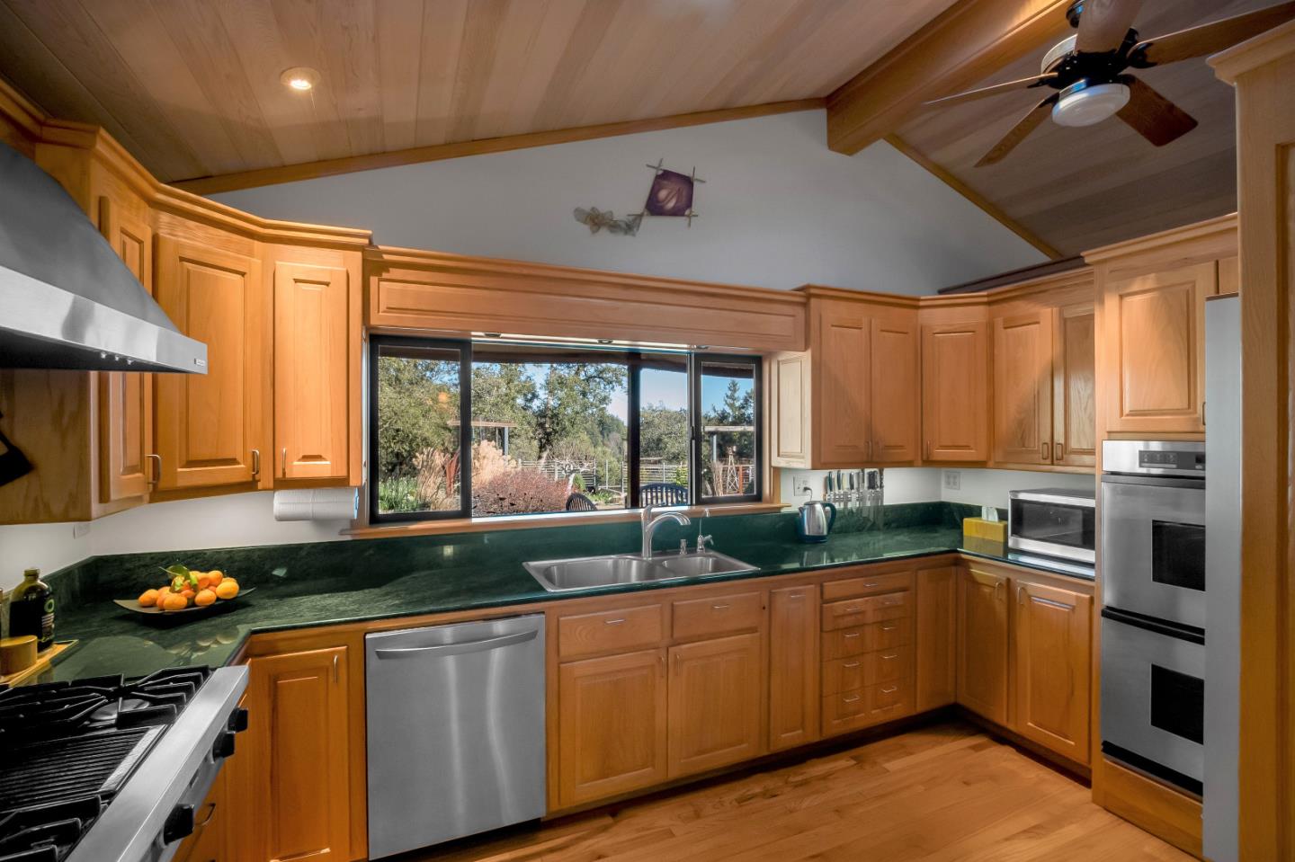 280 Oak Ridge Road Los Gatos, CA 95033 - Photo 17 of 42 Gallery Image 17