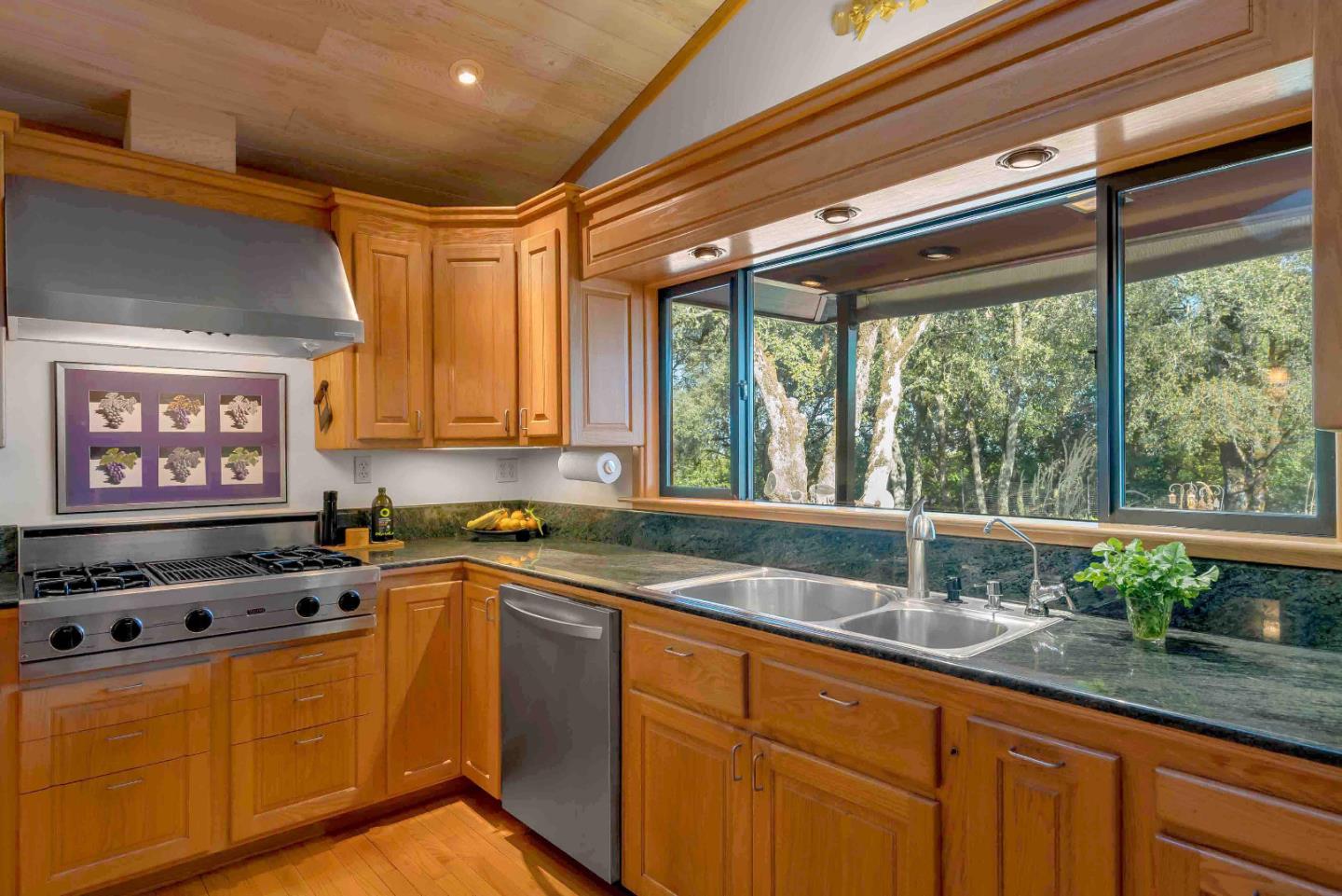 280 Oak Ridge Road Los Gatos, CA 95033 - Photo 18 of 42 Gallery Image 18