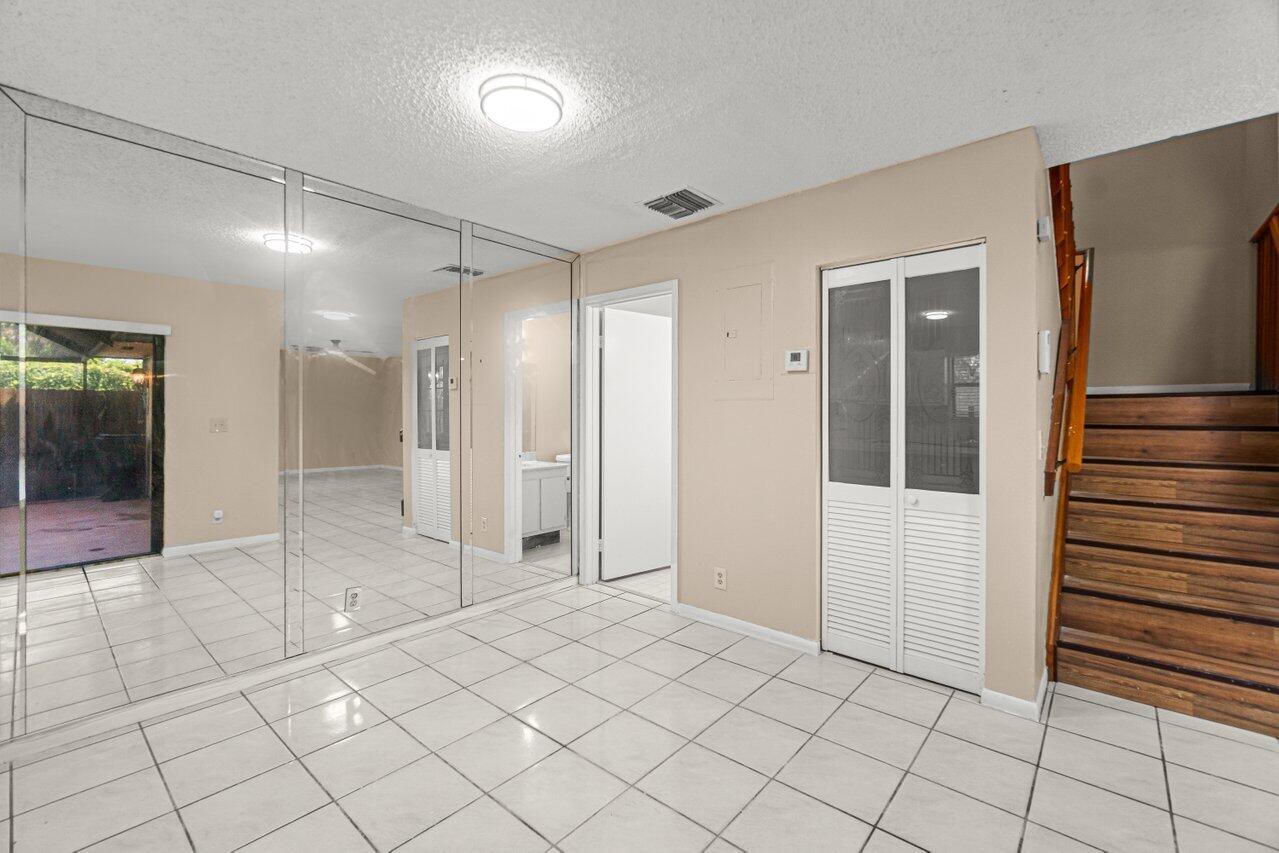 7633 Courtyard Run West Boca Raton, FL 33433 - Photo 9 of 32 009-7633CourtyardRunWest-BocaRaton-FL-33