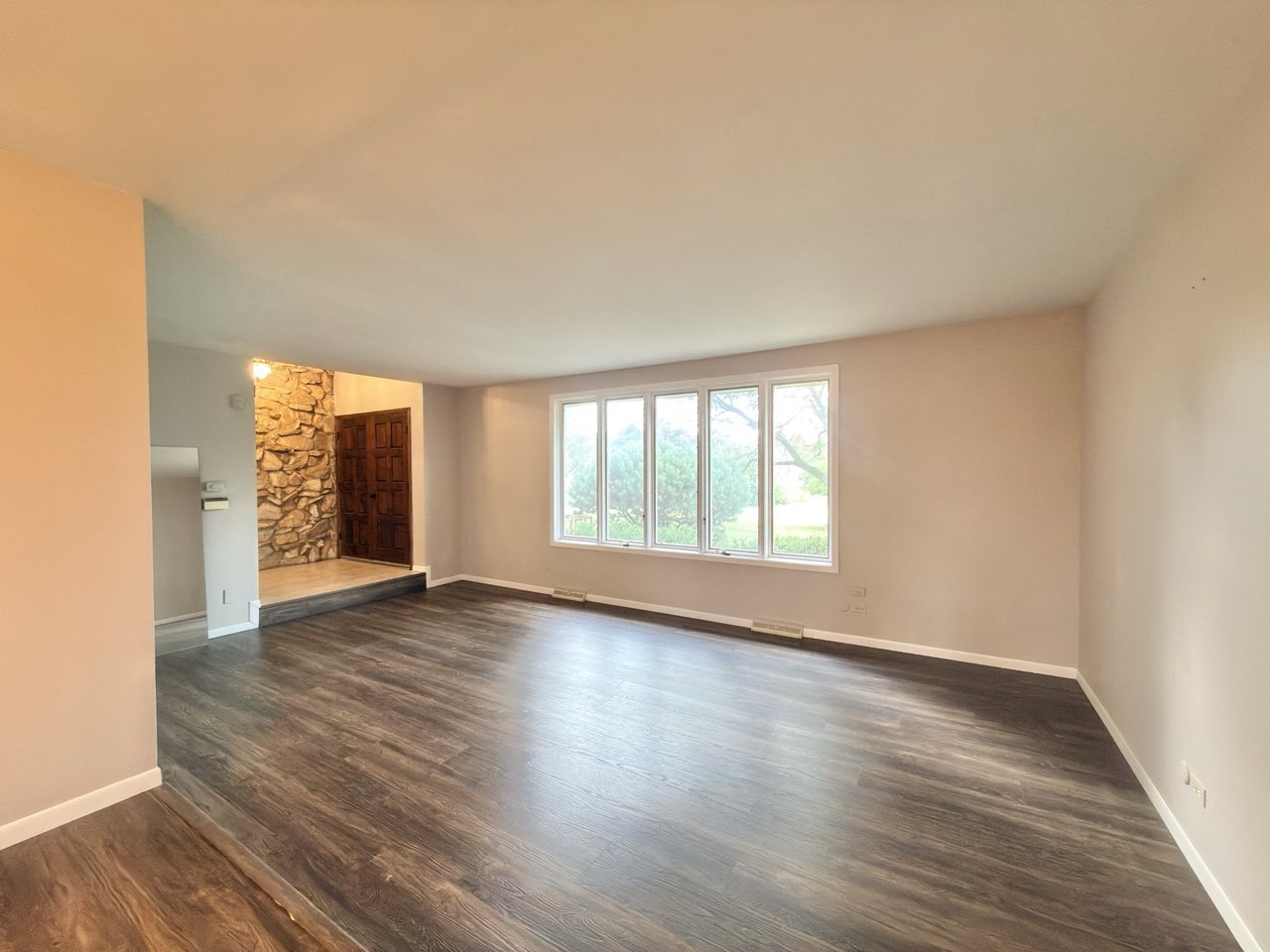 7826 Dunham Road Downers Grove, IL 60517 - Photo 8 of 28