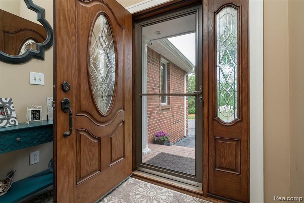 4179 Crooks Road Troy, MI 48098 - Photo 6 of 33