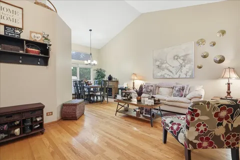 $399,900 | 7638 Mendocino Drive, Gurnee, IL 60031