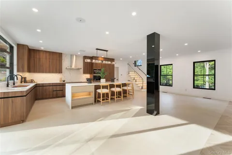 $4,850,000 | 45 Pine Hill Drive, South Salem, NY 10590