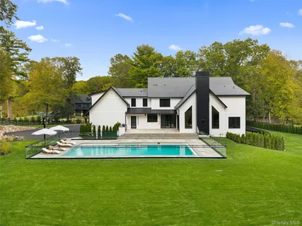 $4,850,000 | 45 Pine Hill Drive, South Salem, NY 10590