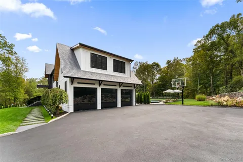 $4,850,000 | 45 Pine Hill Drive, South Salem, NY 10590