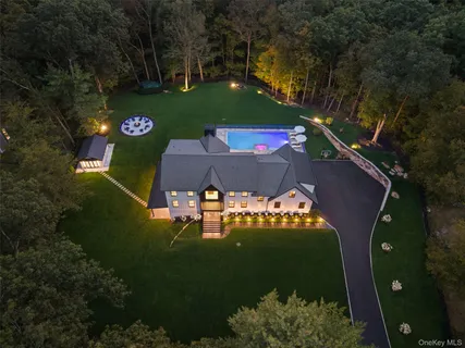 $4,850,000 | 45 Pine Hill Drive, South Salem, NY 10590