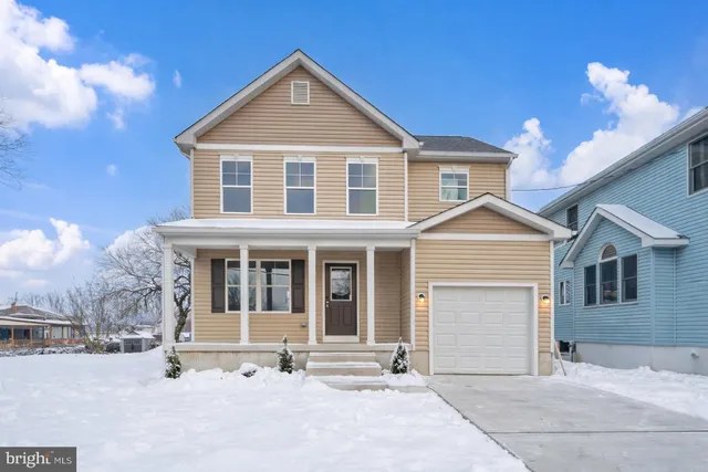 $424,900 | 105 West Washington Avenue, Magnolia, NJ 08049