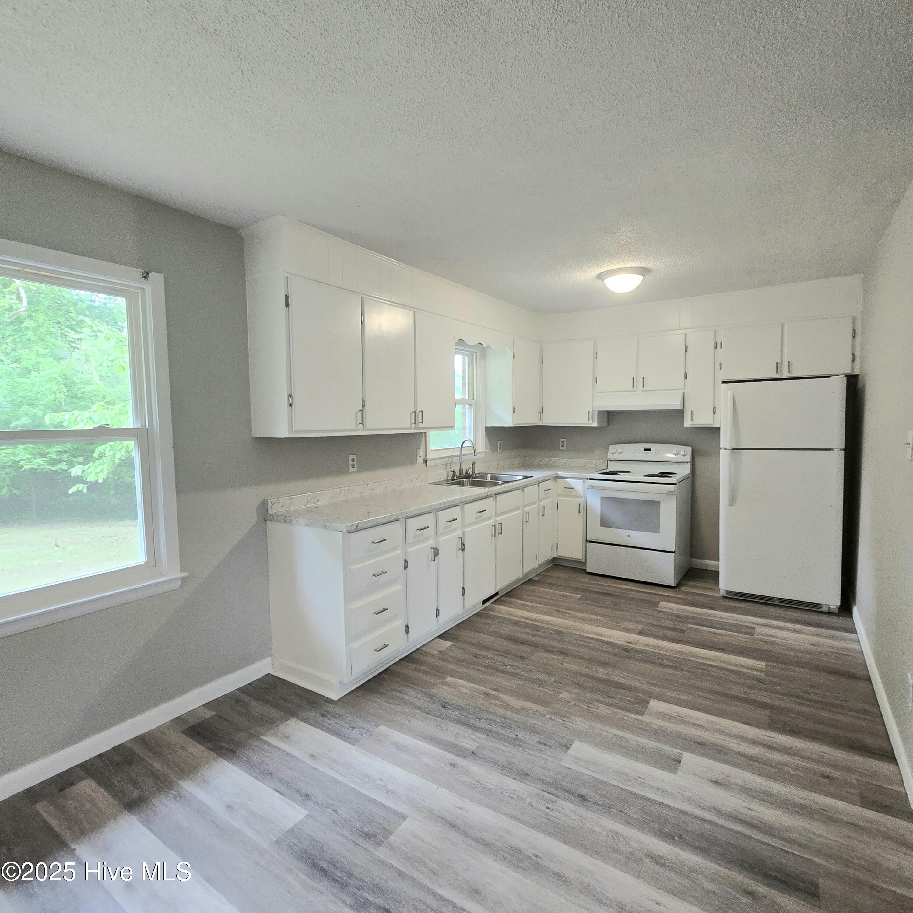 422 Community Road Warsaw, NC 28398 - Photo 3 of 10 kitchen 3