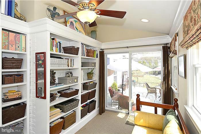 10017 Portland Road Silver Spring, MD 20901 - Photo 12 of 30 a view of an entryway with workspace
