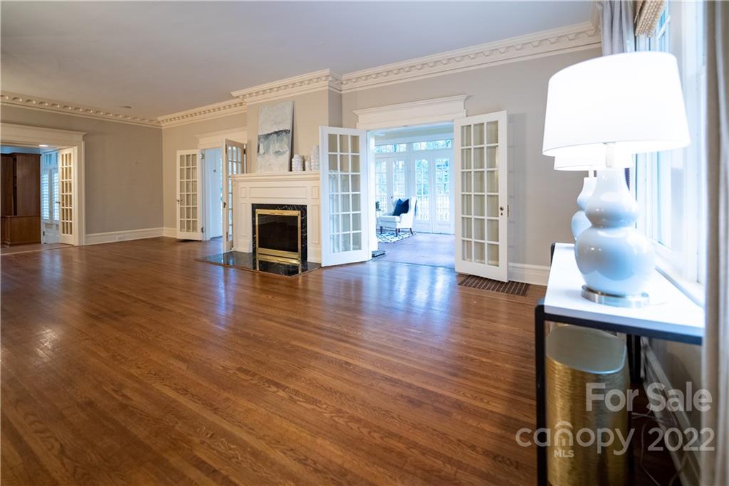 301 Hermitage Road Charlotte, NC 28207 - Photo 12 of 40 Gallery Image 12