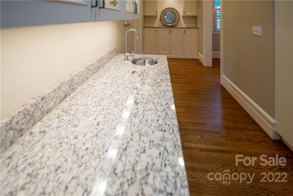 301 Hermitage Road Charlotte, NC 28207 - Photo 21 of 40 Gallery Image 21