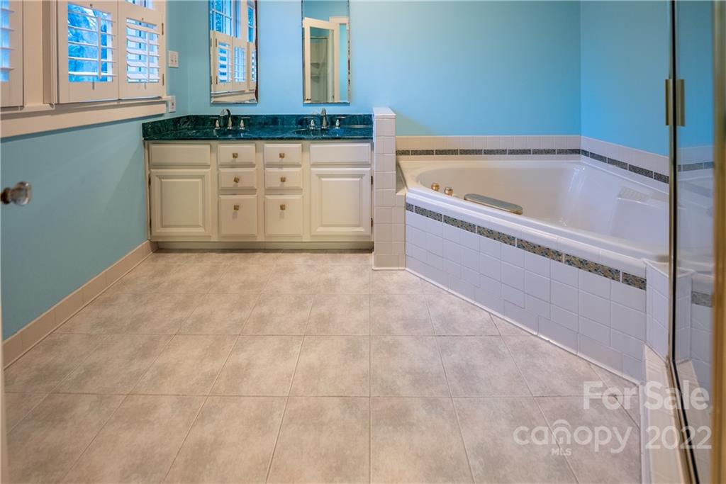 301 Hermitage Road Charlotte, NC 28207 - Photo 35 of 40 Gallery Image 35