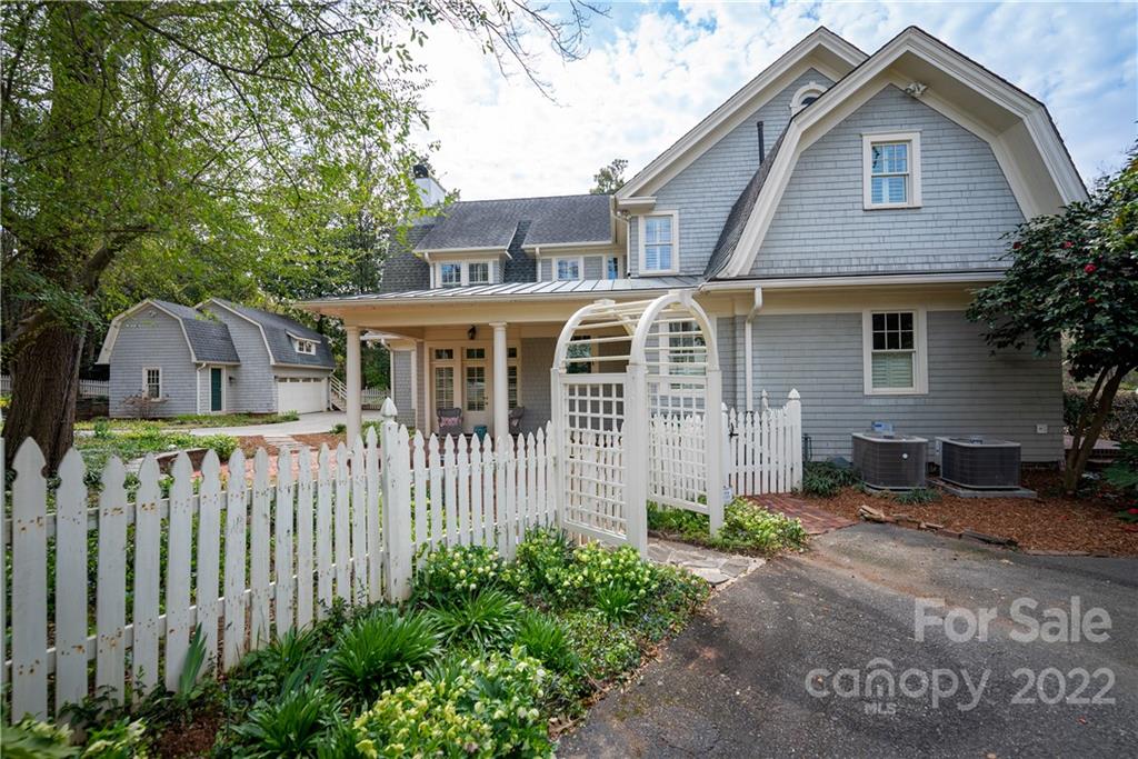 301 Hermitage Road Charlotte, NC 28207 - Photo 4 of 40 Gallery Image 4