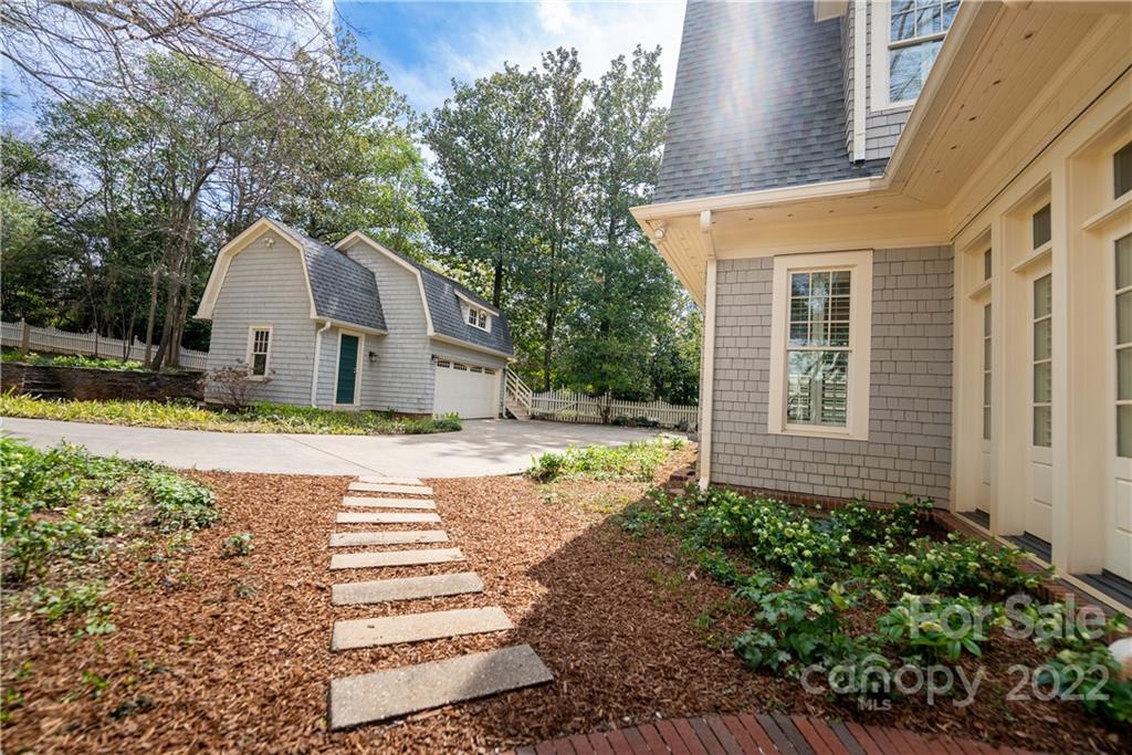 301 Hermitage Road Charlotte, NC 28207 - Photo 7 of 40 Gallery Image 7