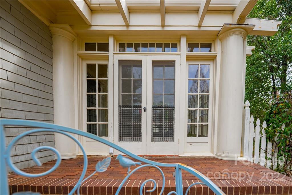 301 Hermitage Road Charlotte, NC 28207 - Photo 8 of 40 Gallery Image 8