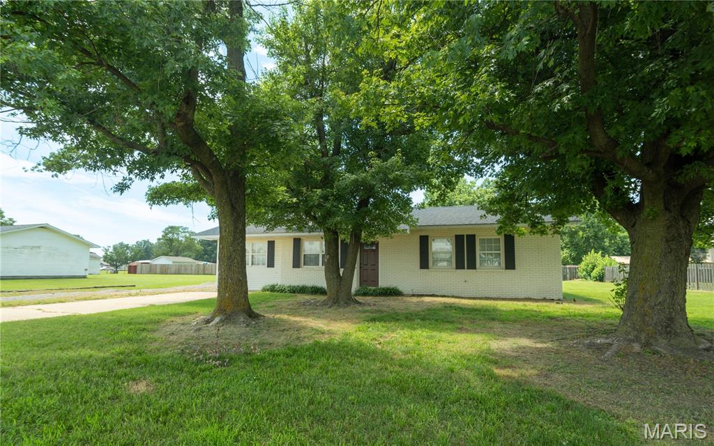 39665 Bernard Road Malden, MO 63863 - Photo 2 of 21