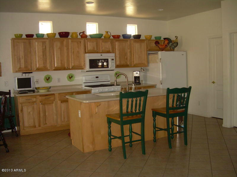 3464 East Rosa Lane Gilbert, AZ 85297 - Photo 3 of 32 Kitchen