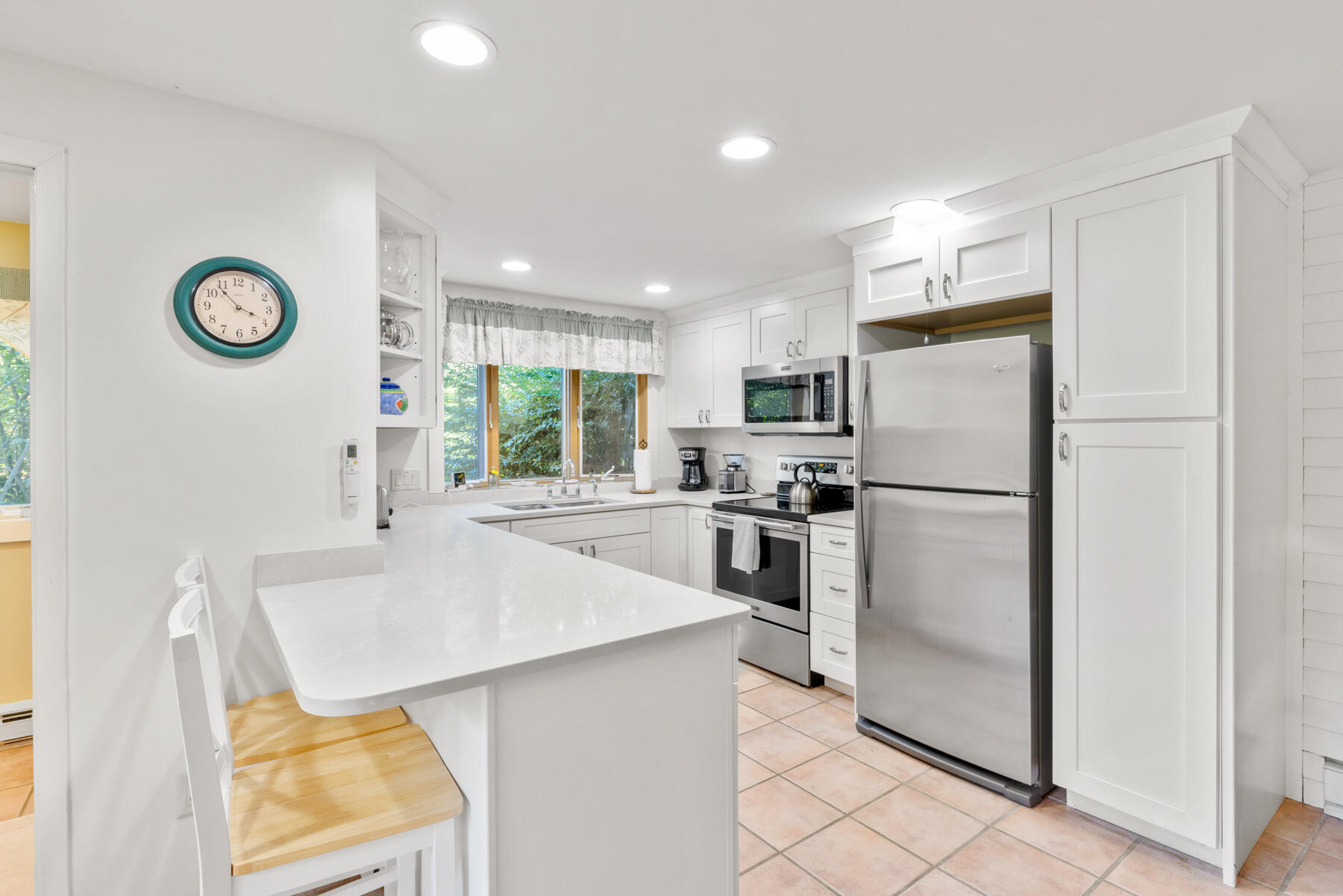 2 Mattakesett Bay Road, Unit M1 Edgartown, MA 02539 - Photo 3 of 28 2 Mattakesett Bay Road #M1-web-29
