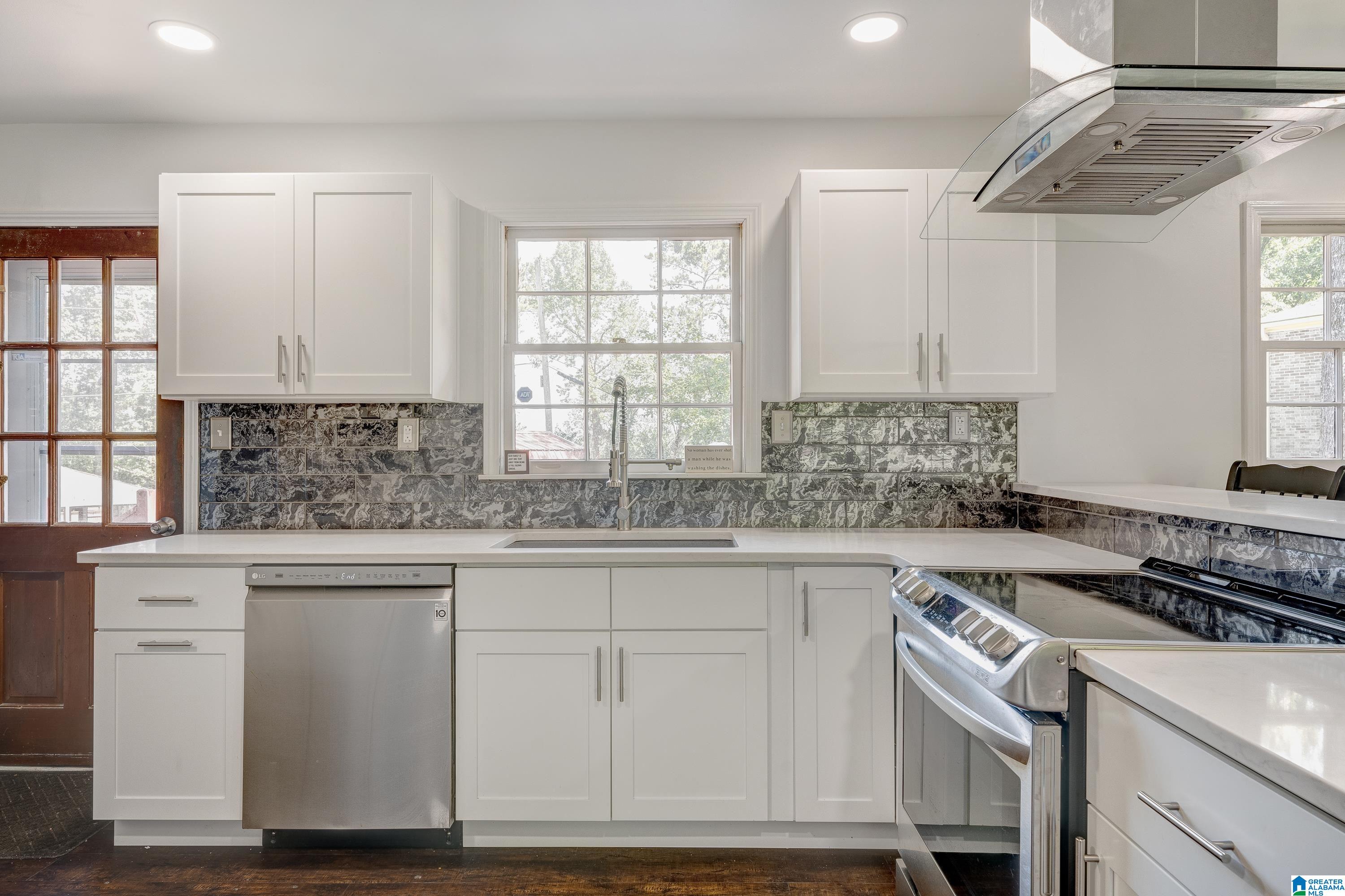 3272 Tyrol Road Vestavia Hills, AL 35216 - Photo 10 of 35