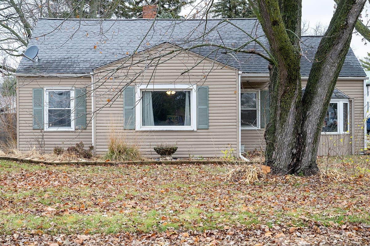 503 West 2nd Street Byron, IL 61010 - Photo 2 of 56 a backyard of a house with large trees