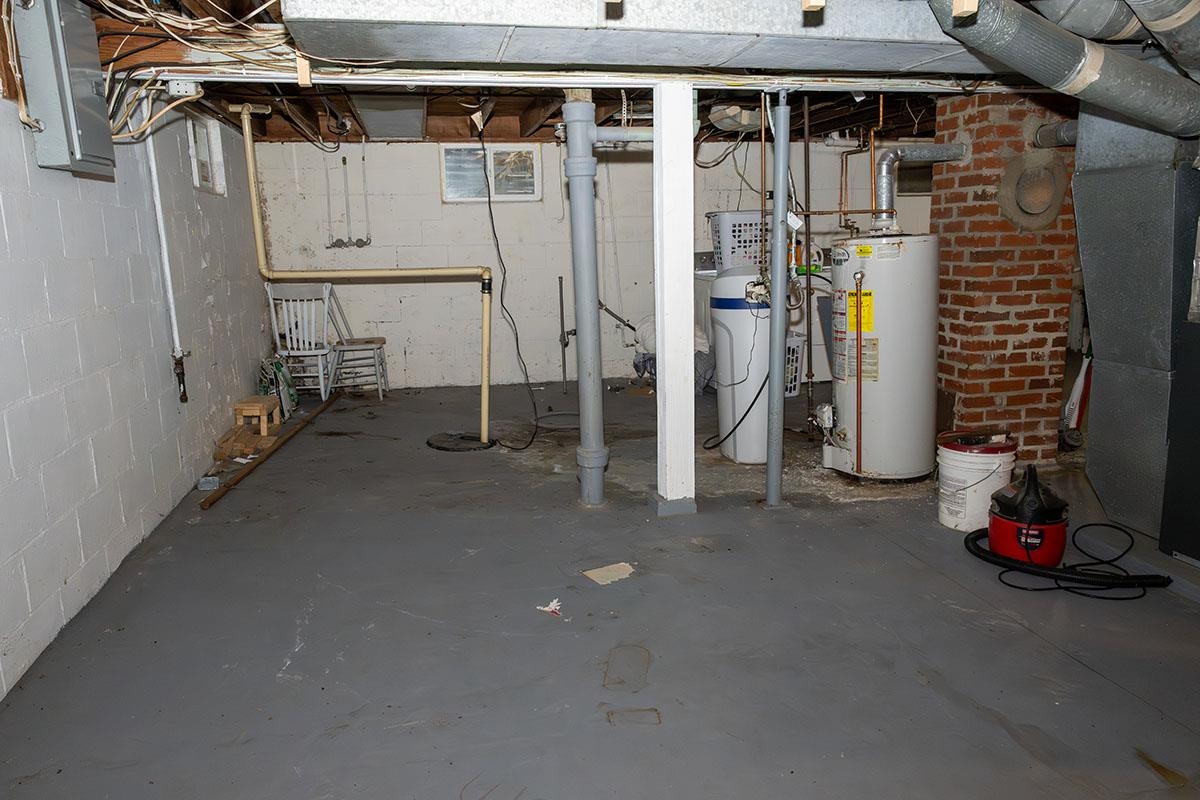 503 West 2nd Street Byron, IL 61010 - Photo 48 of 56 a view of a storage room with utility room