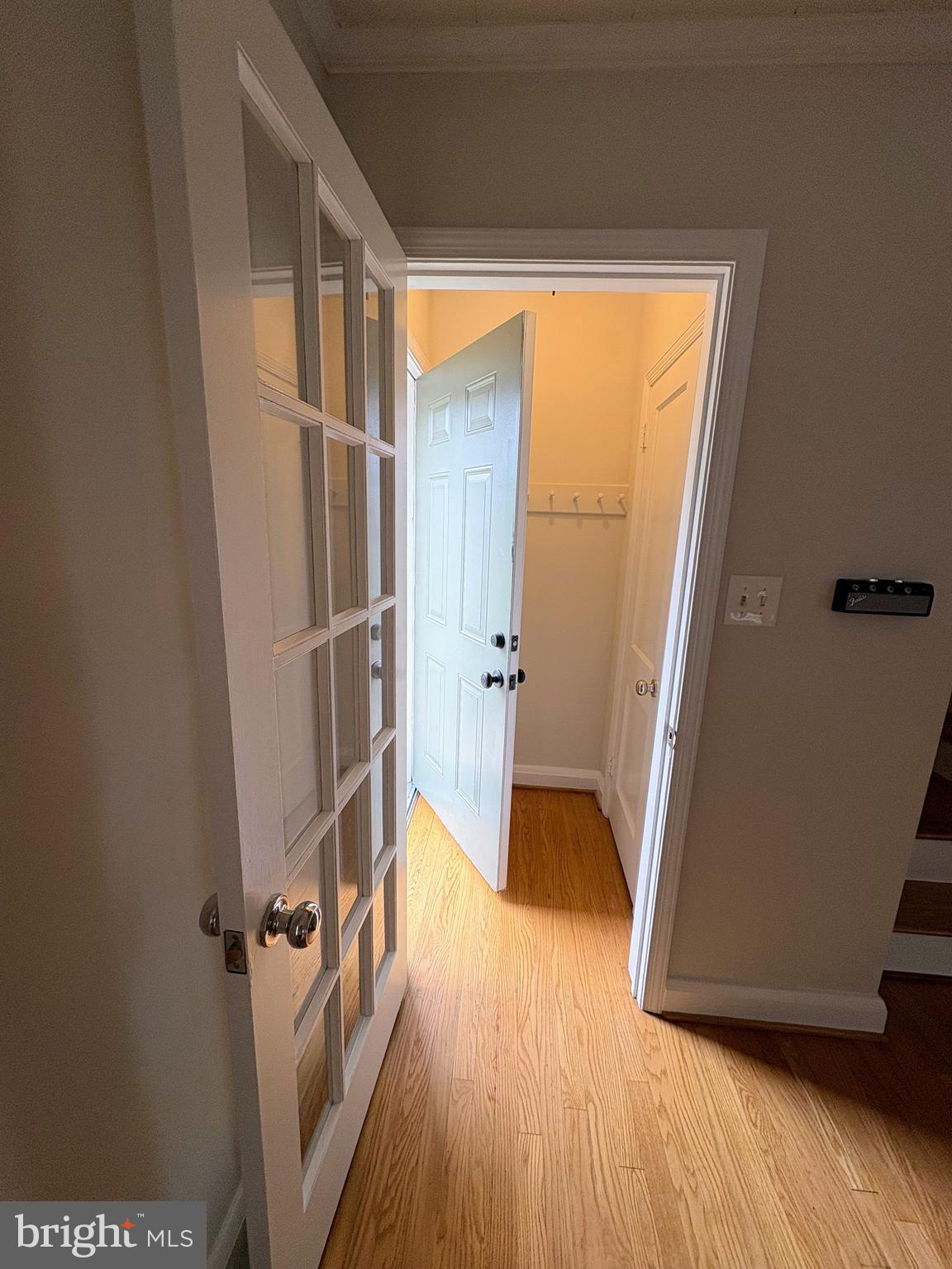 8134 Glen Gary Road Towson, MD 21286 - Photo 2 of 24 FRONT DOOR OPENING INTO VESTIBULE