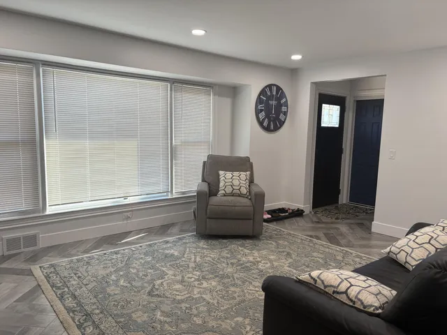 $411,971 | 5681 Houghten Drive, Troy, MI 48098