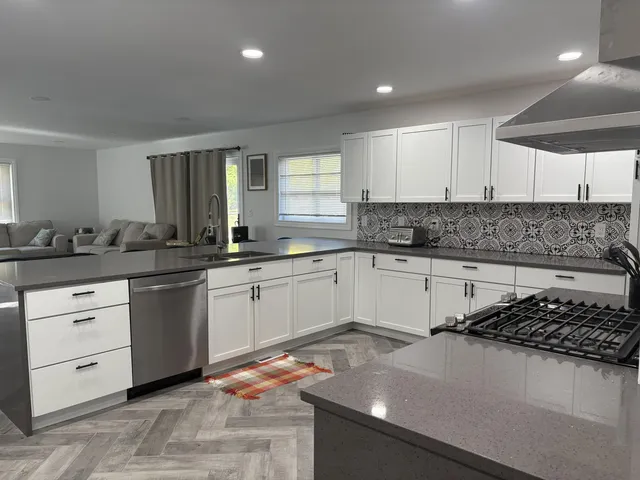 $411,971 | 5681 Houghten Drive, Troy, MI 48098