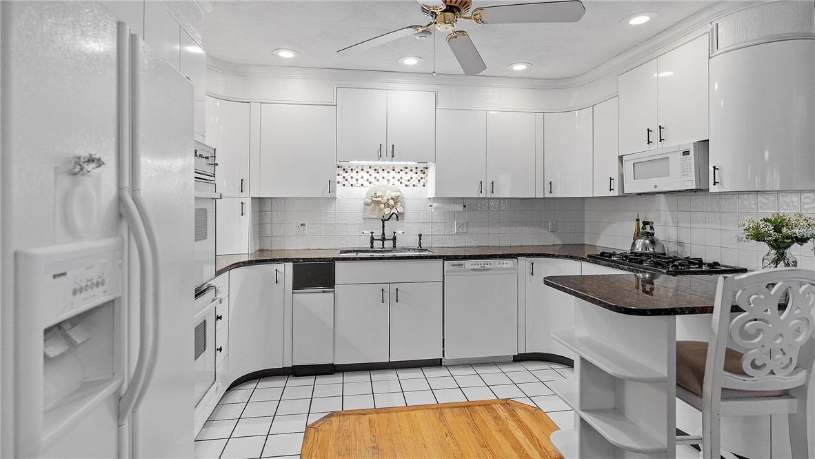 141 Rome Drive Cranston, RI 02921 - Photo 8 of 29 Gallery Image 8