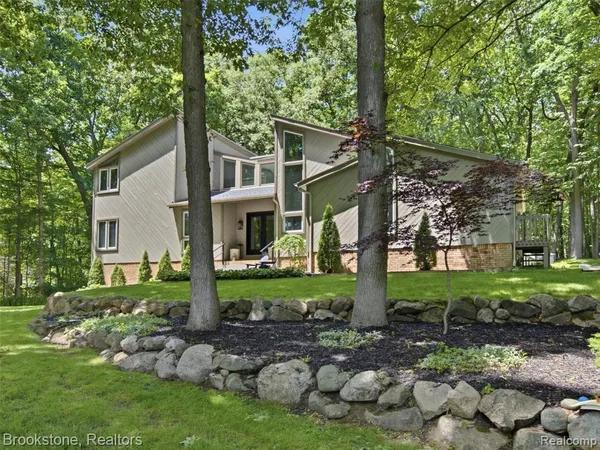 $850,000 | 7450 Deerhill Drive, Clarkston, MI 48346