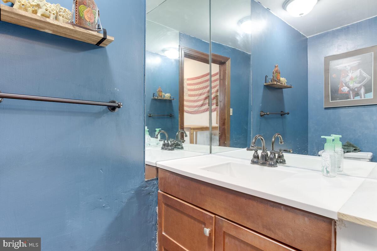 5010 Green Valley Road Monrovia, MD 21770 - Photo 23 of 34 Half Bathroom