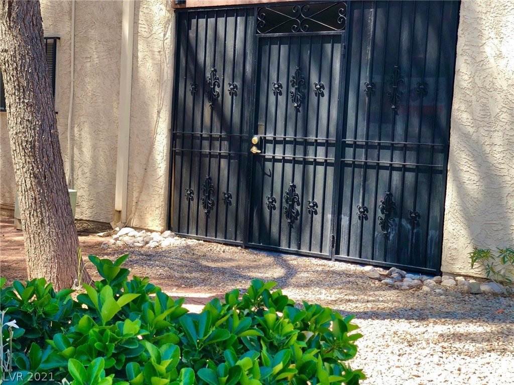 4454 West Desert Inn Road, Unit A Las Vegas, NV 89102 - Photo 39 of 49 Gallery Image 39