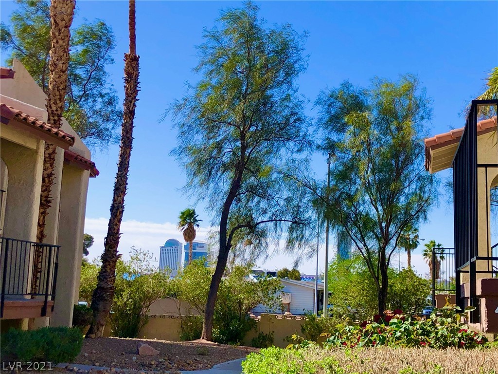 4454 West Desert Inn Road, Unit A Las Vegas, NV 89102 - Photo 5 of 49 Gallery Image 5