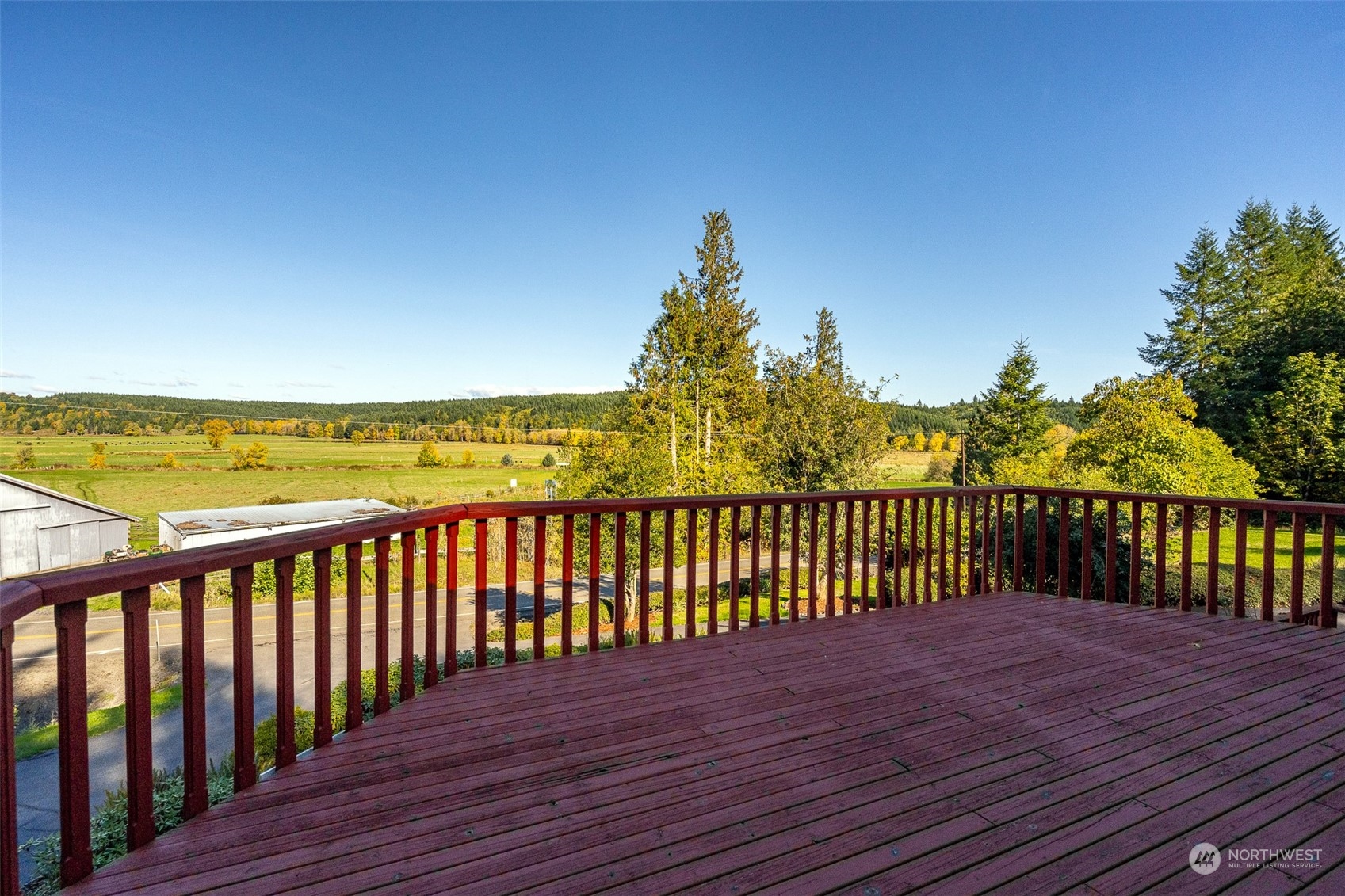1345 Pleasant Valley Road Chehalis, WA 98532 - Photo 3 of 40 a view of wooden deck