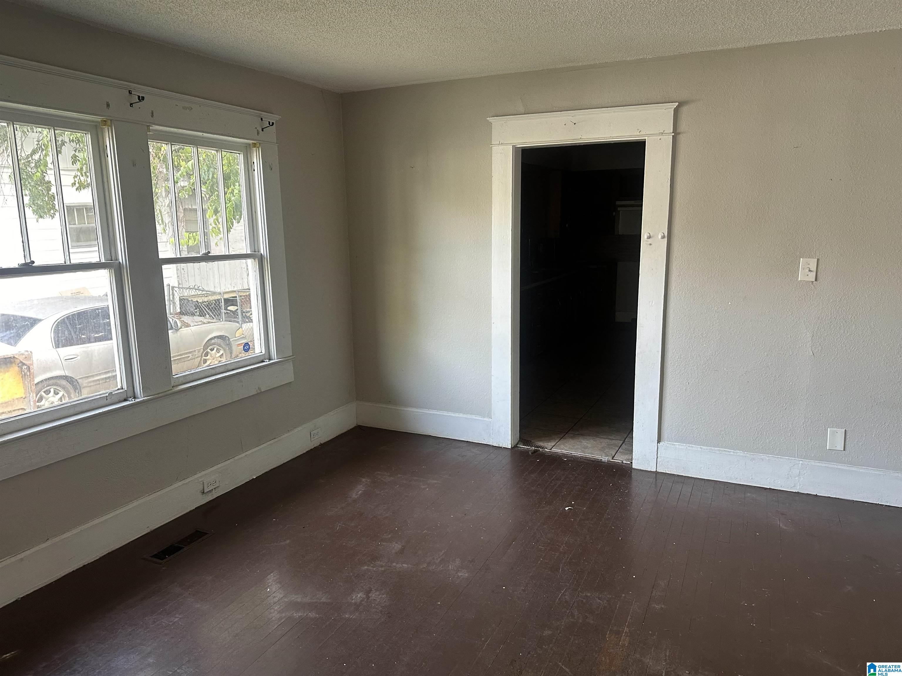 4725 Court R Birmingham, AL 35208 - Photo 4 of 12