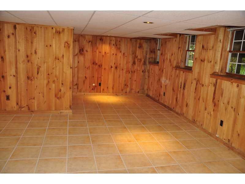 12 Hemlock Road Brunswick, ME 04011 - Photo 21 of 35 Den/Family/Great Room.