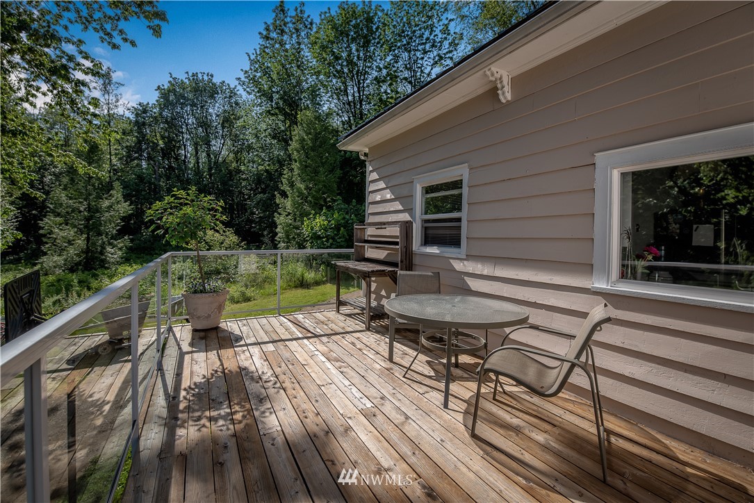 3635 H Street Road Blaine, WA 98230 - Photo 13 of 16 a view of sitting area on roof deck