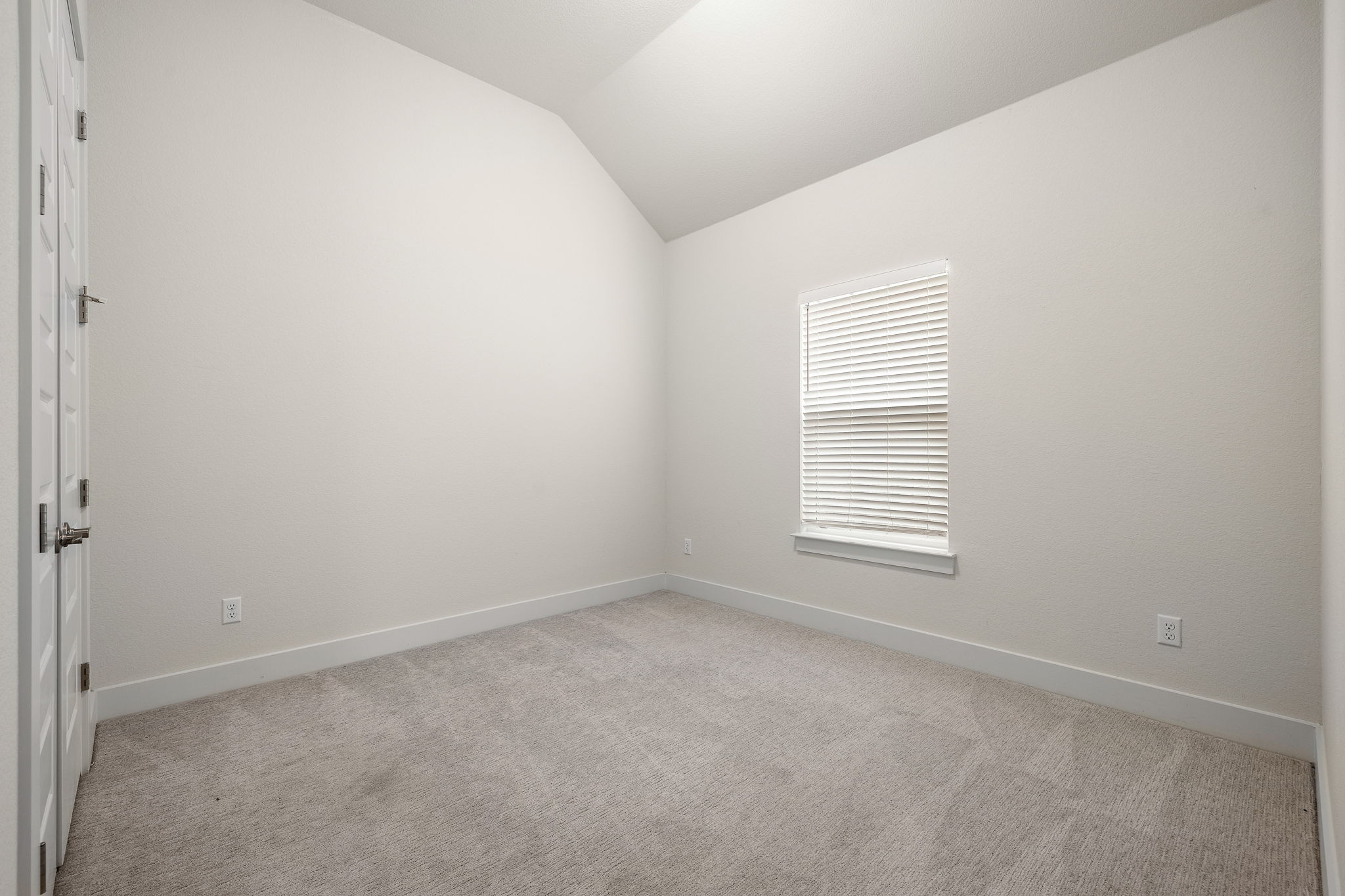 20904 Carries Ranch Road Pflugerville, TX 78660 - Photo 27 of 33 an empty room with a window