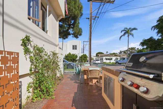 a view of yard from balcony