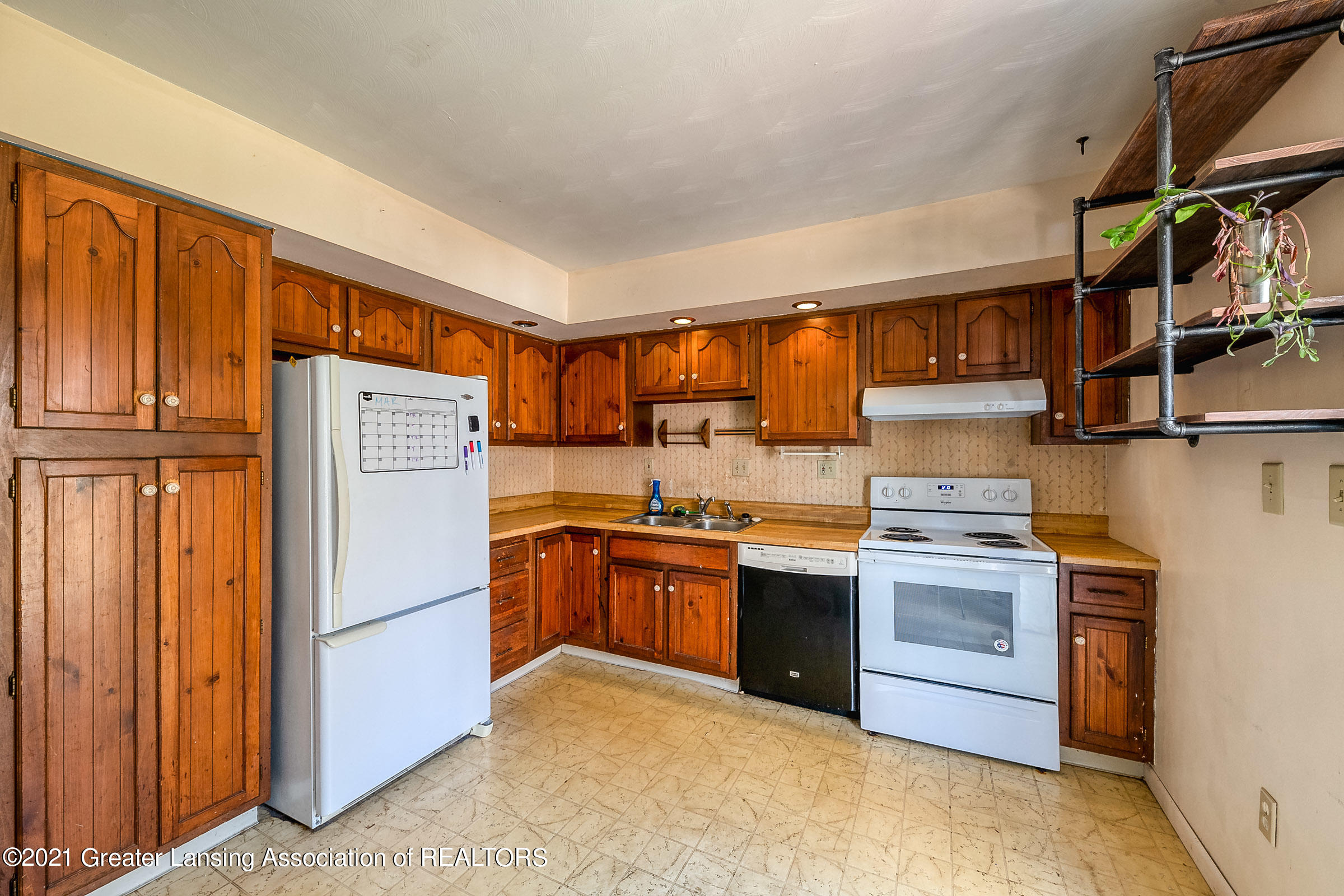 6408 Sommerset Road Lansing, MI 48911 - Photo 7 of 41 DSC_8177_6 (1)