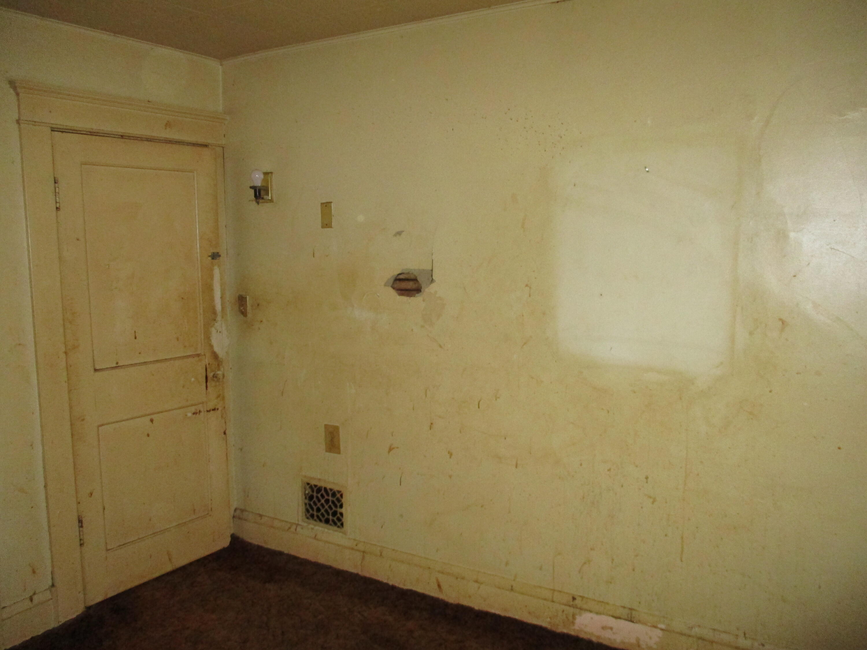 428 Bates Street Jackson, MI 49202 - Photo 21 of 43 19