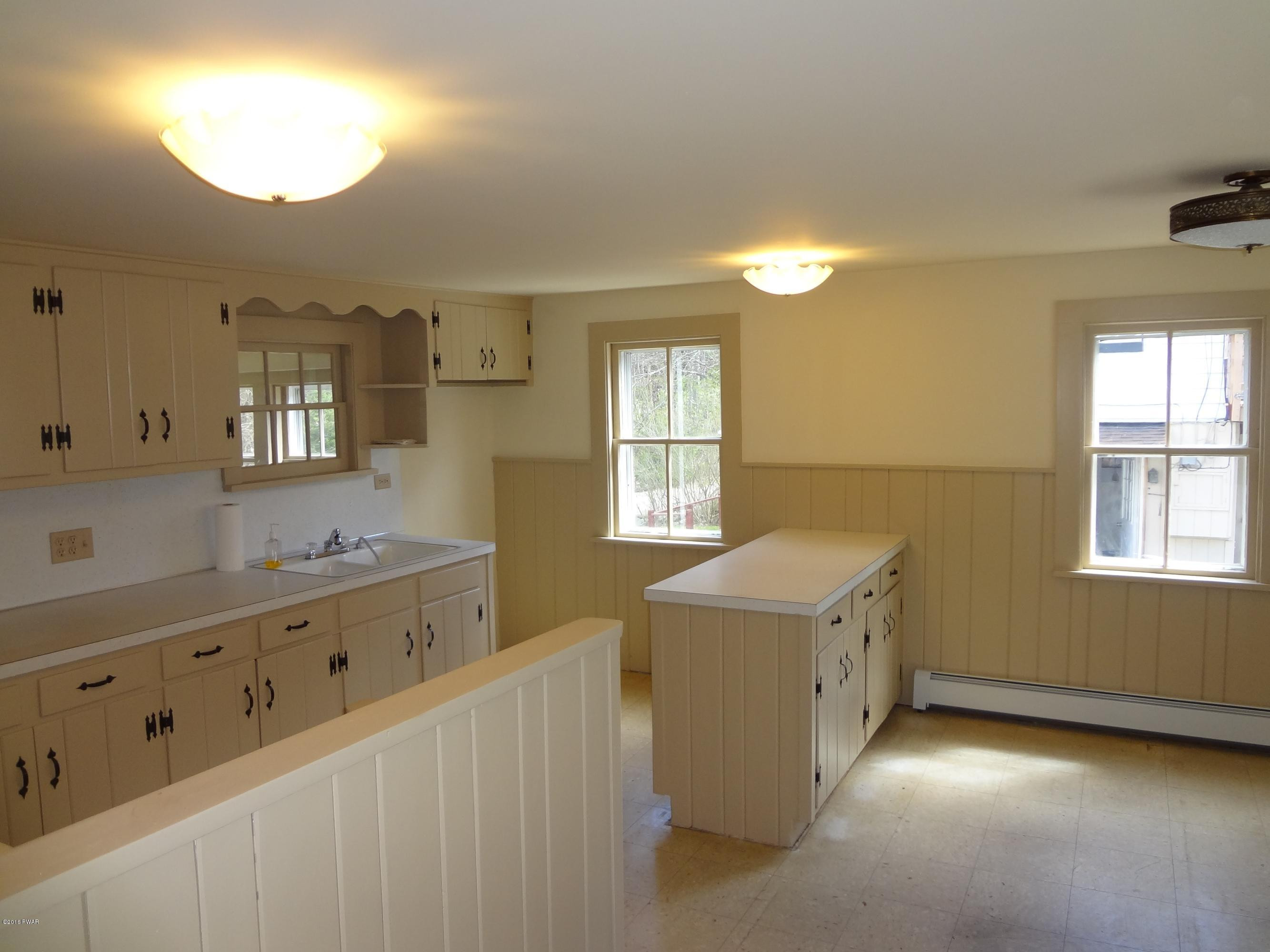 154 Hemlock Grove Road Greentown, PA 18426 - Photo 13 of 49