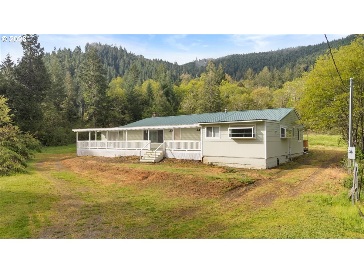 181 Oak Hollow Road Riddle, OR 97469 - Photo 1 of 27
