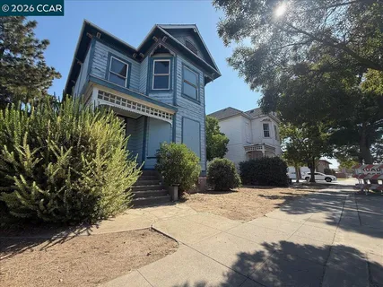 $300,000 | 161 South 3rd Avenue, Oakdale, CA 95361