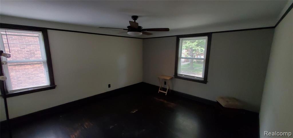 14424 Greenview Road Detroit, MI 48223 - Photo 27 of 47