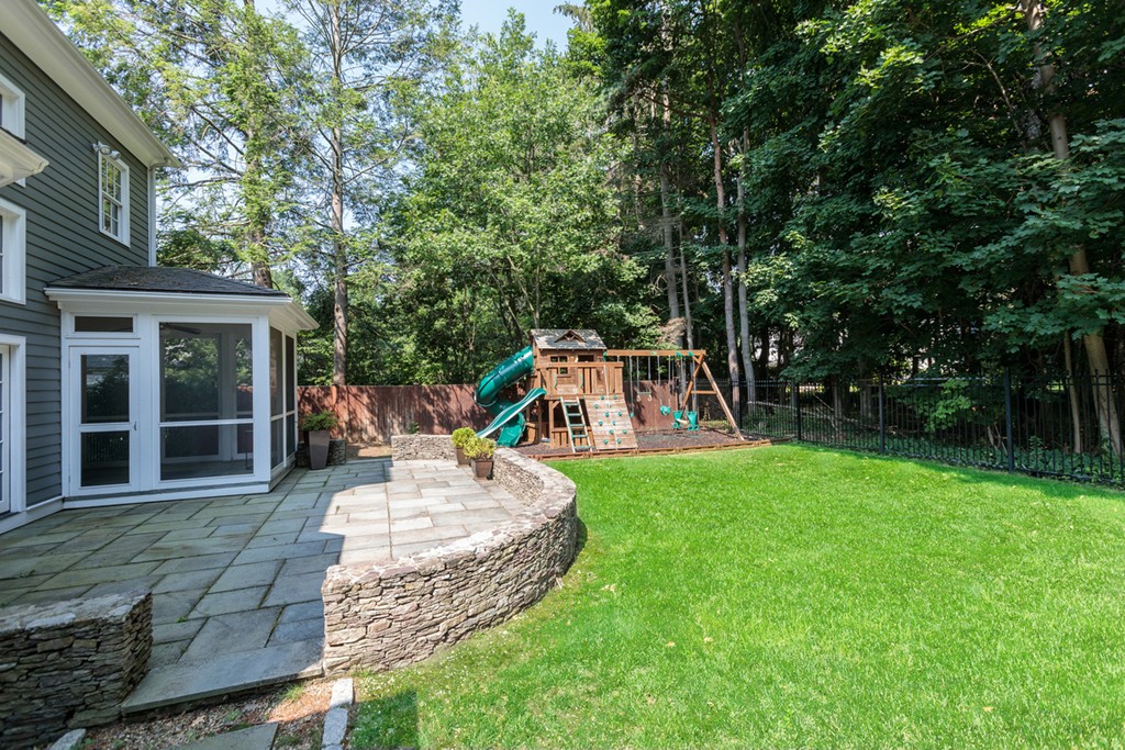 21 Parker Road Wellesley, MA 02482 - Photo 15 of 16